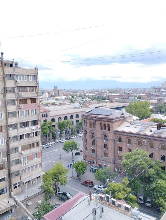 Apartmán Large Apt Near Republic Square Jerevan Exteriér fotografie
