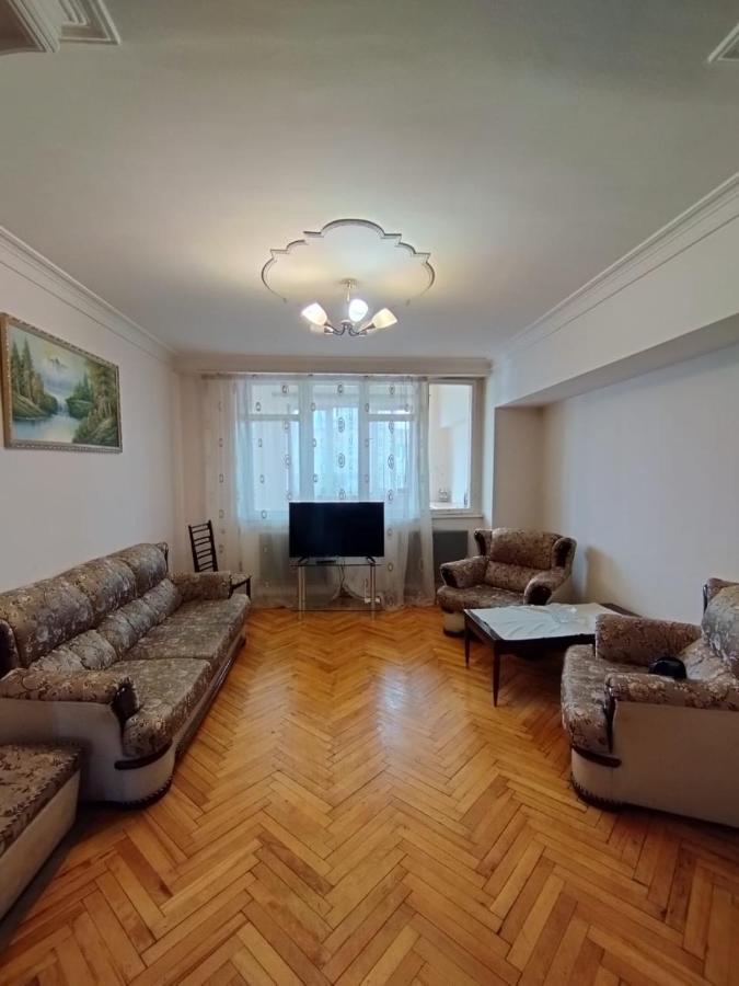 Apartmán Large Apt Near Republic Square Jerevan Exteriér fotografie