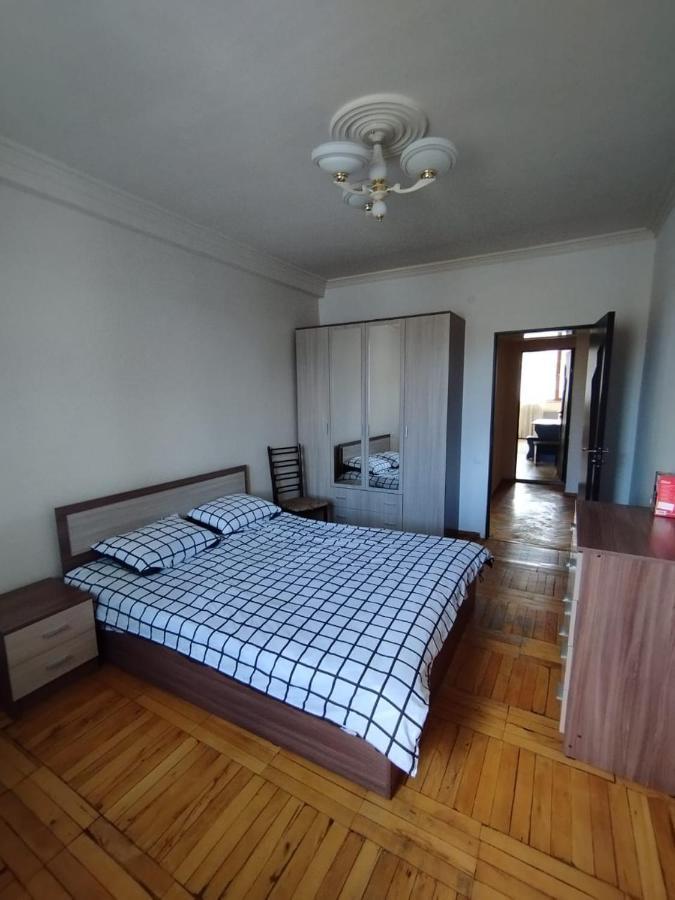 Apartmán Large Apt Near Republic Square Jerevan Exteriér fotografie